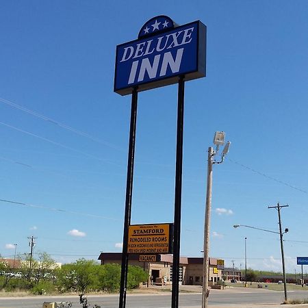 Deluxe Inn Stamford Exterior foto